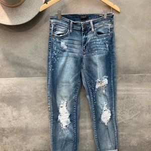 Judy blue size 5/27 distressed boyfriend